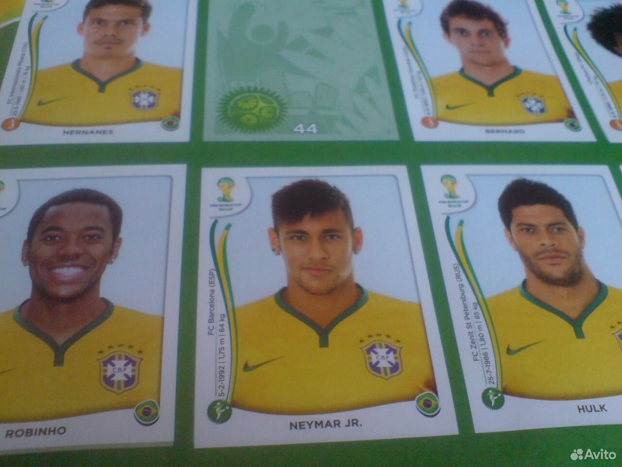 Израильские футболистов карточки. Панини чемпионат. Panini fifa world cup qatar 2022 sticker album. Альбом панини чм. Карточки футболистов.