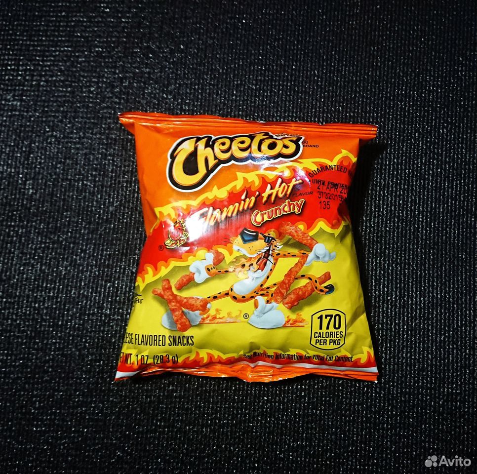 Читос стример. Кранчи читос Америка. Cheetos бекон. Читос с беконом. Crunchy Cheetos в Америке.