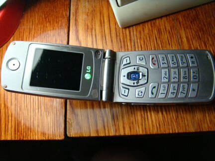 LG G7000A, LG c1100 с батареей BSL-64G