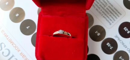 Золотое кольцо с бриллиатами