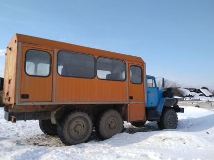 Урал вахтовый автобус
