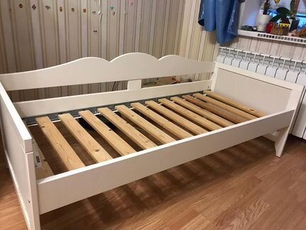 Кровать hensvik IKEA (без матраса)