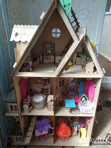 Домик кукольный с мебелью