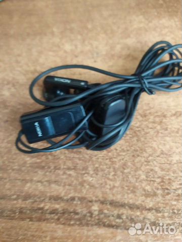 Наушники с микрофоном