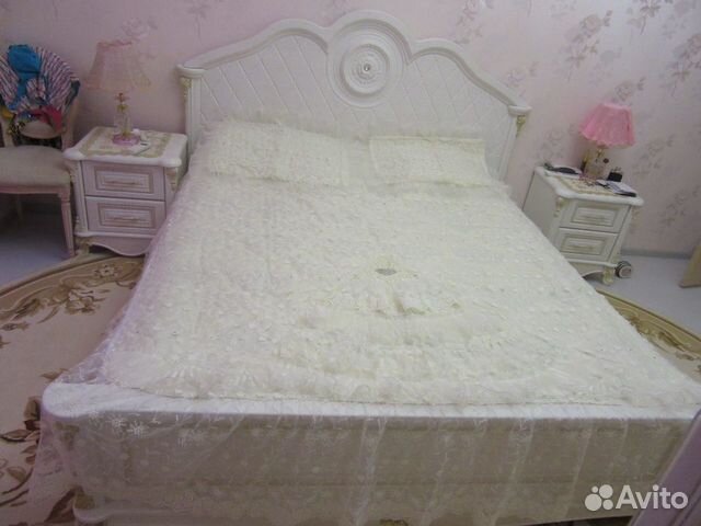 Покрывало на кровать с наволочками