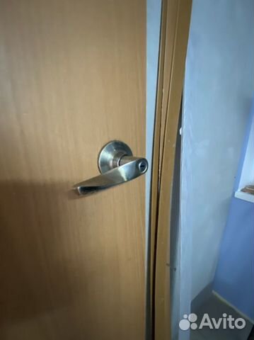 Дверь бу с коробкой 60см