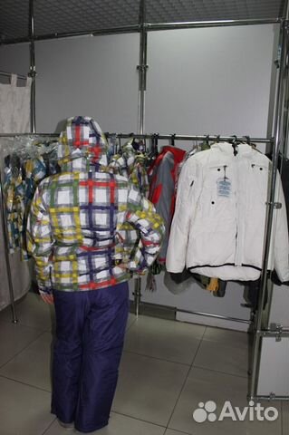 Новый яркий сноубордический костюм Burton + шапка Новый яркий сноубордический костюм Burton + шапка