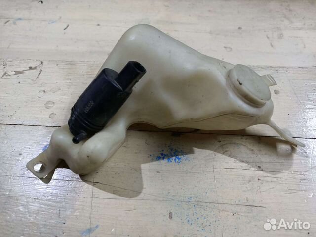 Бачок омывателя Bmw E39. с моторчиком