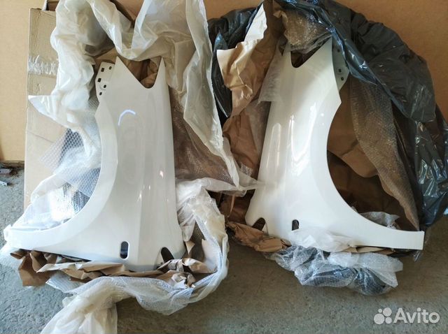 Крыло переднее правое, левое на Поло седан, белое