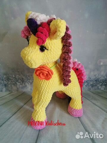 Вязаная игрушка единорожка