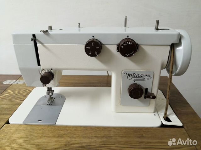 Швейная машинка Чайка 143
