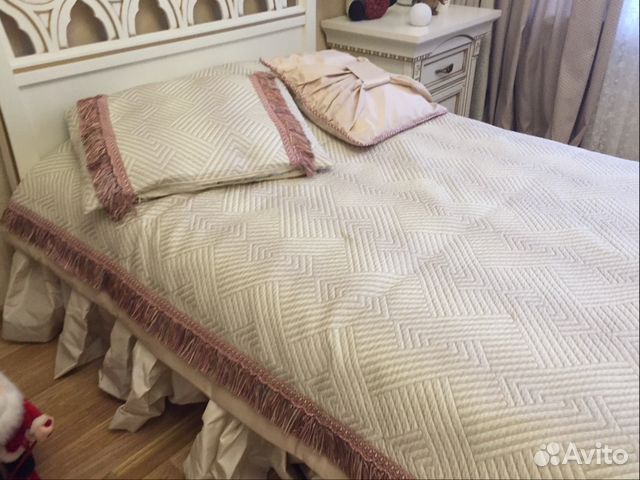 Покрывало в детскую новое, 2 подушки и юбка на кро