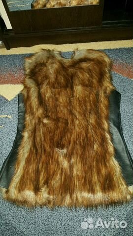 Жилет из меха лисы