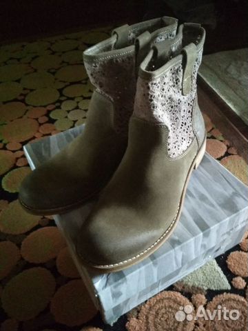 Ботинки новые р. 41