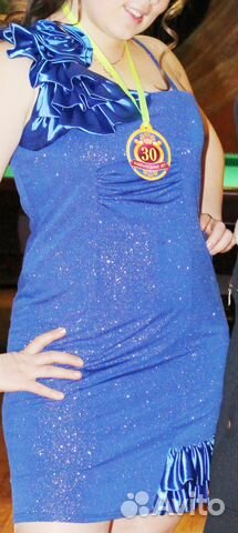 Прокат Р-48 вечернее платье, блестящее Прокат Р-48 вечернее платье, блестящее