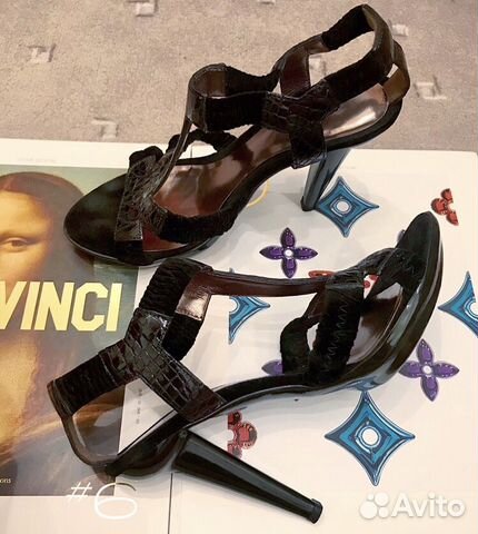 Босоножки Bottega Veneta, кожа крокодила, оригинал Босоножки Bottega Veneta, кожа крокодила, оригинал