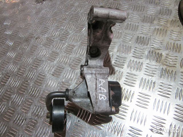 Кронштейн генератора Фольксваген Транспортер Т4 Кронштейн генератора Фольксваген Транспортер Т4