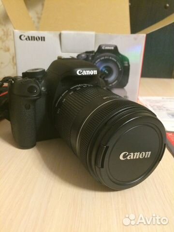 Canon Eos 600D + EF-S 18-135 IS Kit