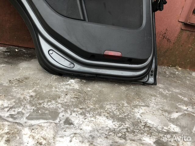Дверь задняя левая Volkswagen Golf 5 + plus Дверь задняя левая Volkswagen Golf 5 + plus