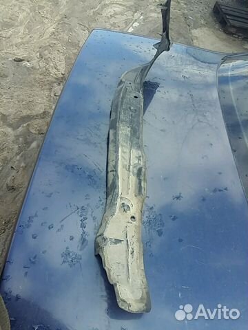 Пыльник крыла переднего правого Audi Q7 4l0821112