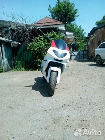 Yamaha UZF600R