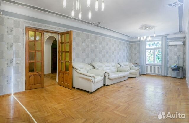 4-к квартира, 110 м², 2/3 эт.