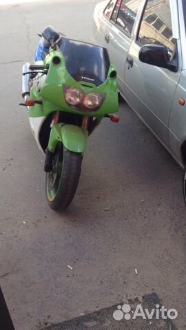 Kawasaki Ninja ZX400 p2