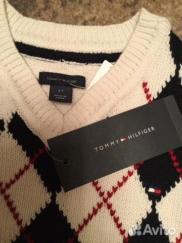 Жилет Tommy Hilfiger для мальчика 4 года новый Жилет Tommy Hilfiger для мальчика 4 года новый
