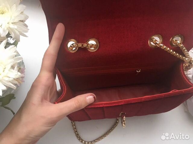 Новая сумка moschino велюровая красная Новая сумка moschino велюровая красная