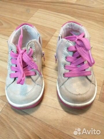 Продам демисезонные ботинки для девочки Продам демисезонные ботинки для девочки