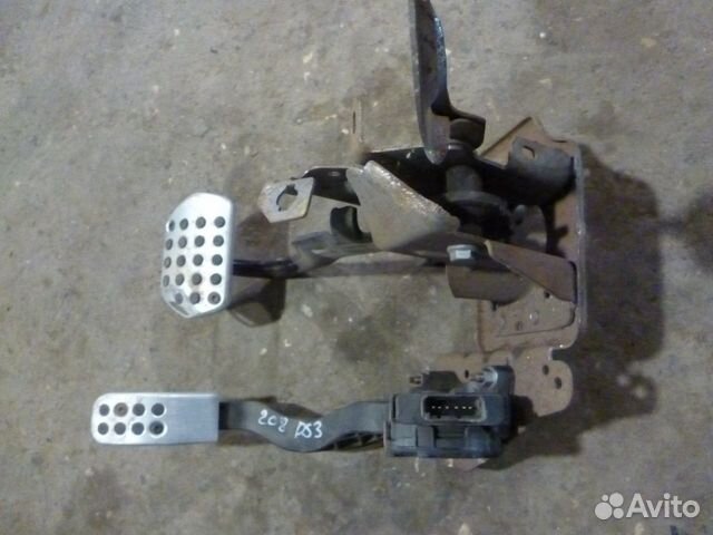 Peugeot 208 педальный узел citroen ds3