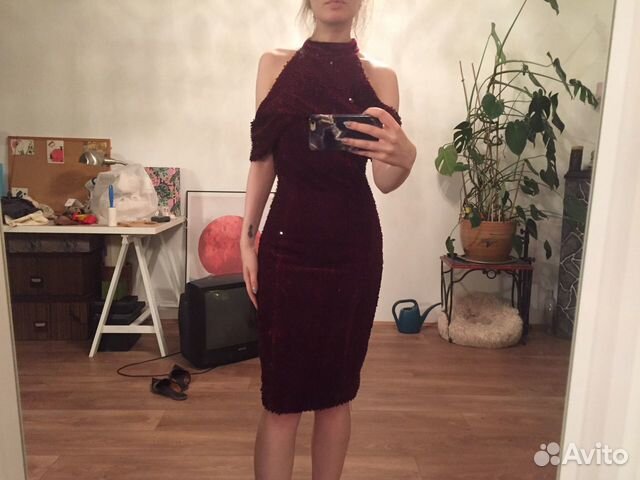 Платье бархатное с пайетками Платье бархатное с пайетками