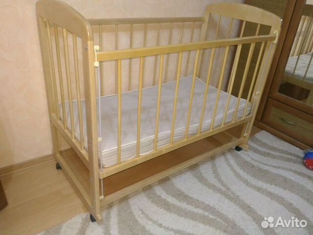 Кроватка детская с матрасом и бортиками