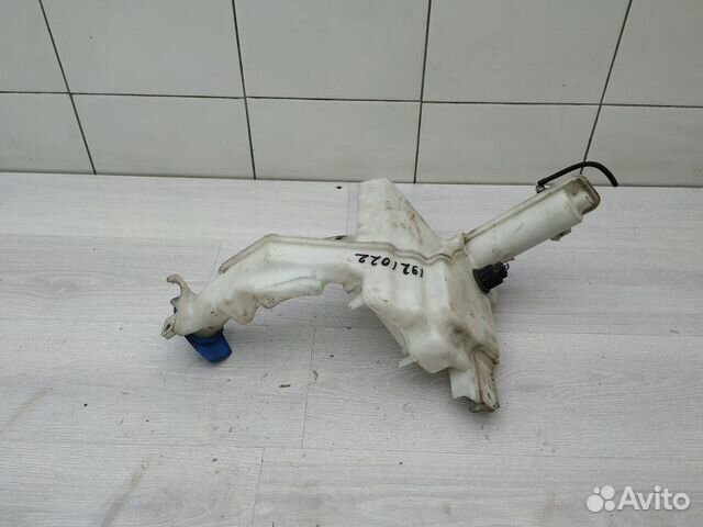 Бачок омывателя 3C0955453P VW Passat (B6) 2005-201 Бачок омывателя 3C0955453P VW Passat (B6) 2005-201
