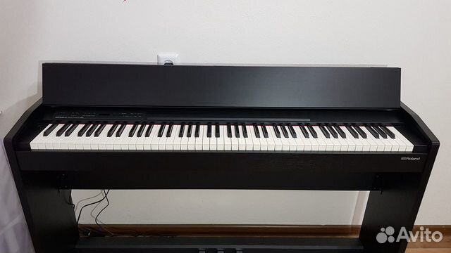 Цифровое пианино Roland F-140R Цифровое пианино Roland F-140R