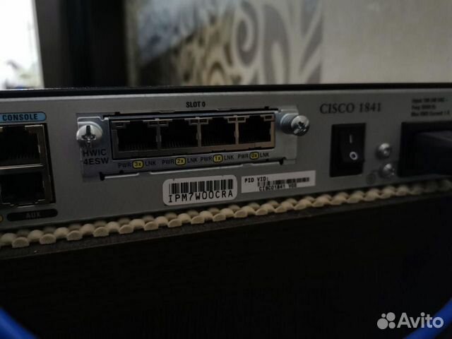 Маршрутизатор Cisco 1841 Маршрутизатор Cisco 1841