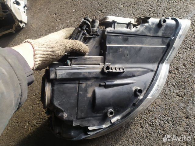 Фара левая Volkswagen Touareg 3.0 2008 Фара левая Volkswagen Touareg 3.0 2008