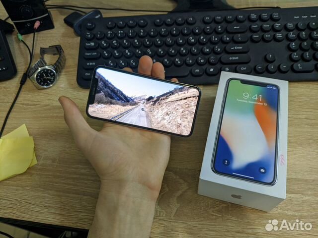 iPhone X - 64 Гб