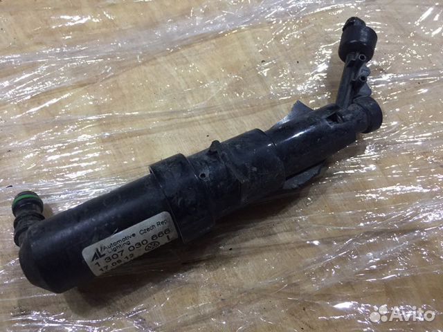 Форсунка омывателя фар передняя левая Volkswagen Форсунка омывателя фар передняя левая Volkswagen