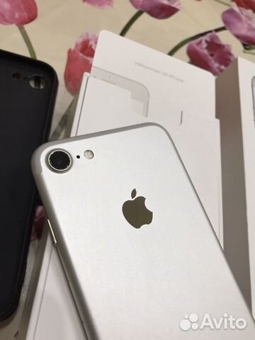 Телефон iPhone 7