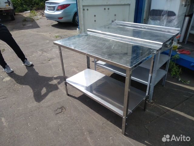 Столы из нержавейки 1000/600 и 1200/600 с полкой Столы из нержавейки 1000/600 и 1200/600 с полкой