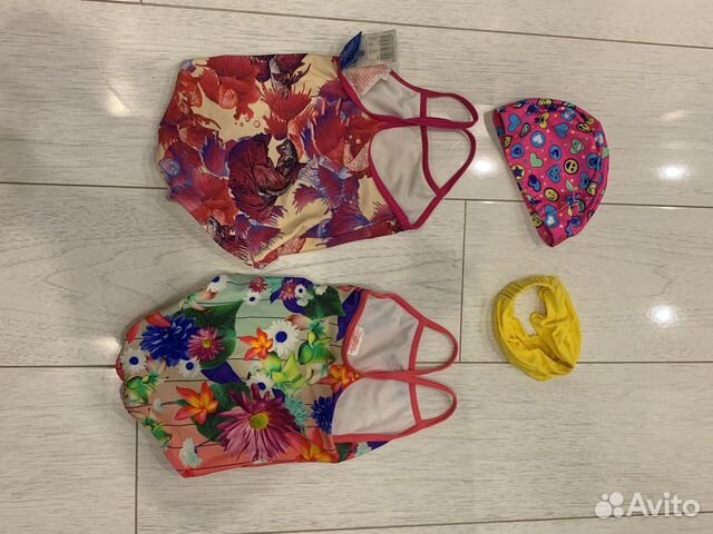 2 Купальника adidas на 3-4 года и 4-5 лет