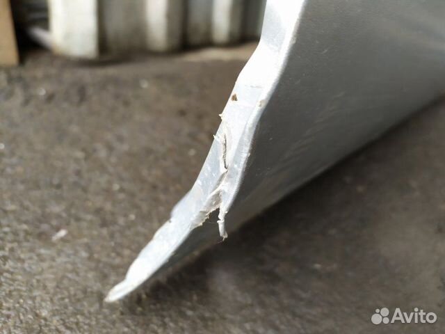 Молдинг на дверь передний правый нижний Subaru Молдинг на дверь передний правый нижний Subaru