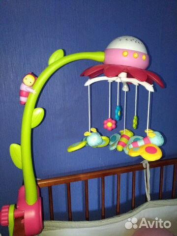 Мобильный на кроватку с проектором smoby Мобильный на кроватку с проектором smoby