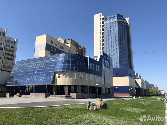 Здание с офисными помещениями, 21404.8 м²