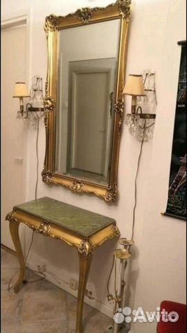 Старинная консоль с зеркалом