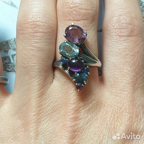 Серебряное кольцо с натуральными камнями Серебряное кольцо с натуральными камнями