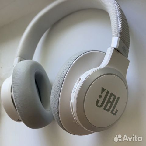 Беспроводные наушники JBL live 650 btnc с активным