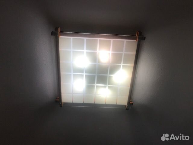Потолочный светильник Потолочный светильник