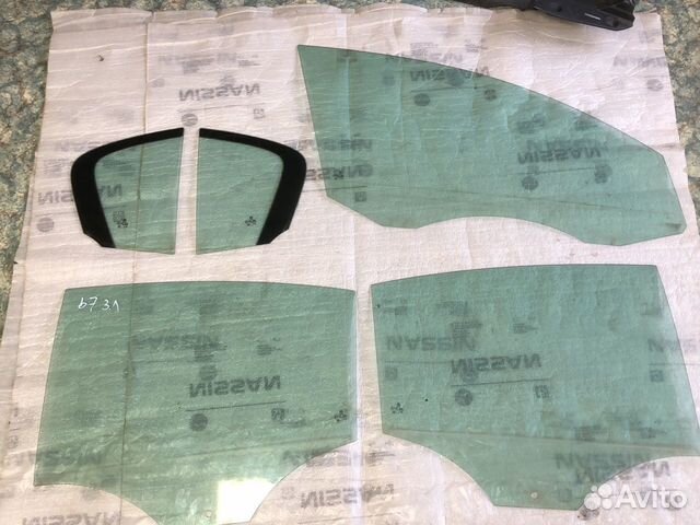 Стекло двери VW Passat B7 Седан 2011 Стекло двери